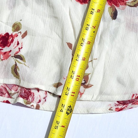 Active USA White Floral Blouse Size M Designed in Los Angeles Ruffle Flowy Artsy - Picture 9 of 9